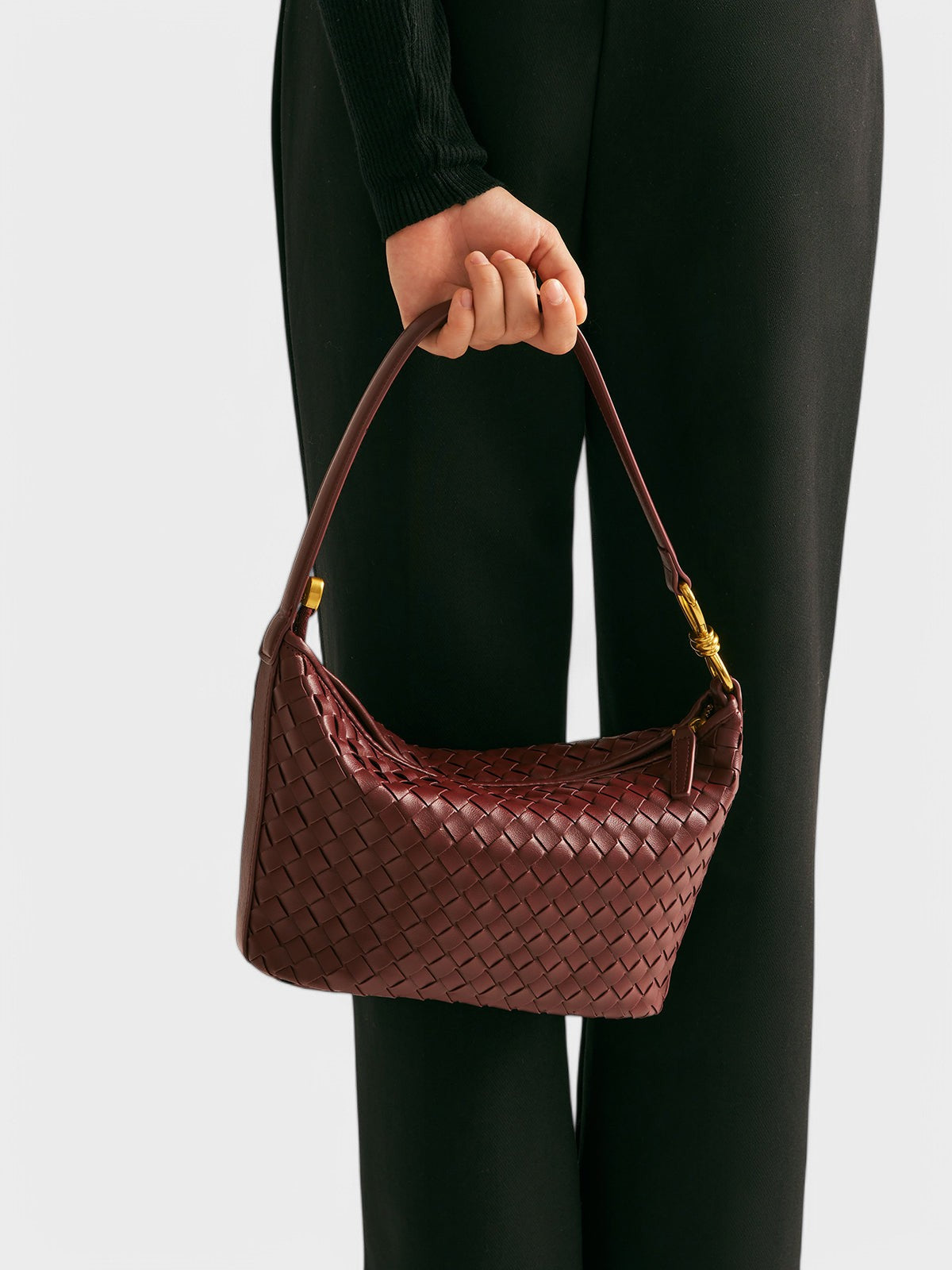 Isa - Elegant Burgundy