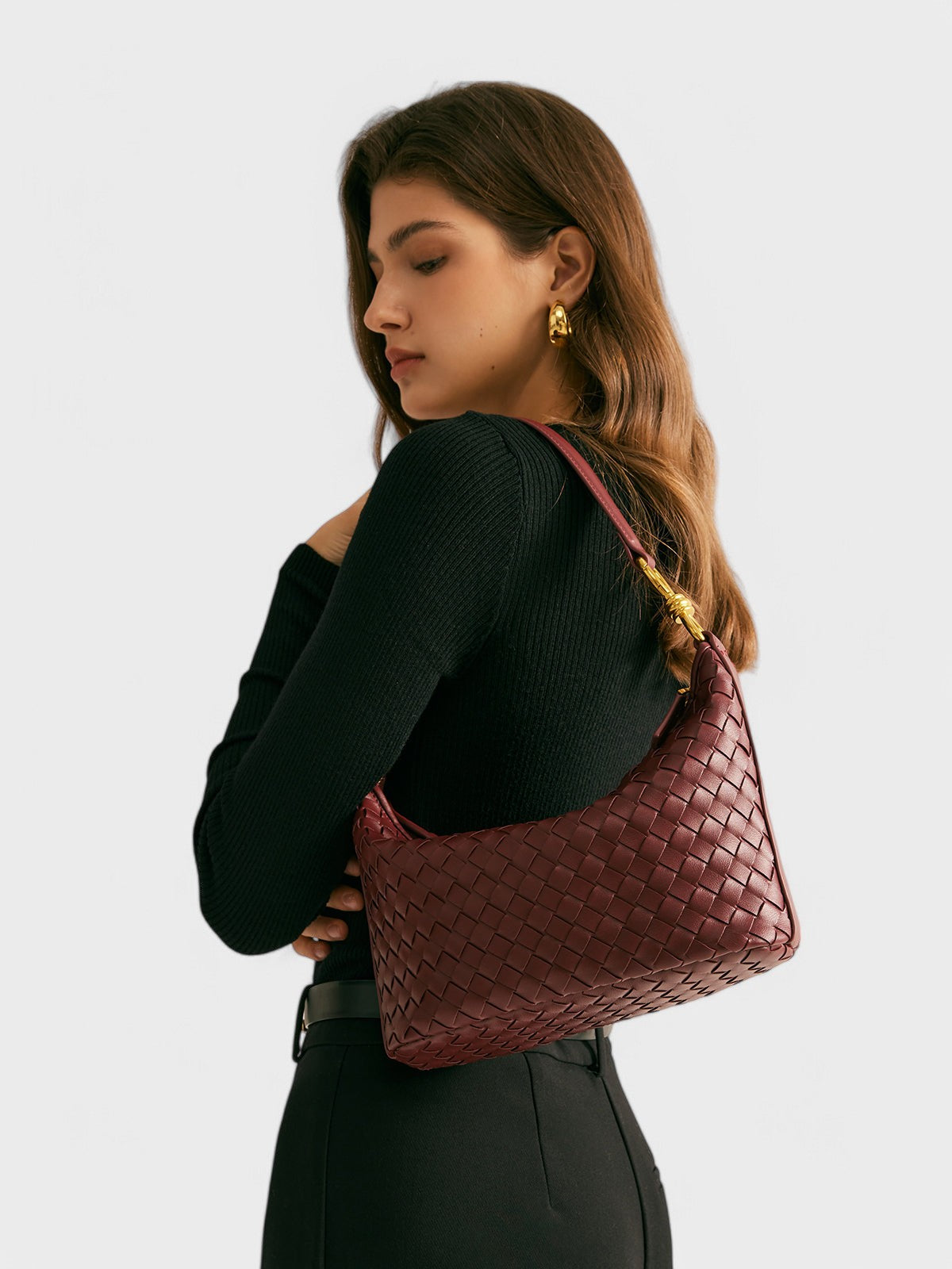 Isa - Elegant Burgundy
