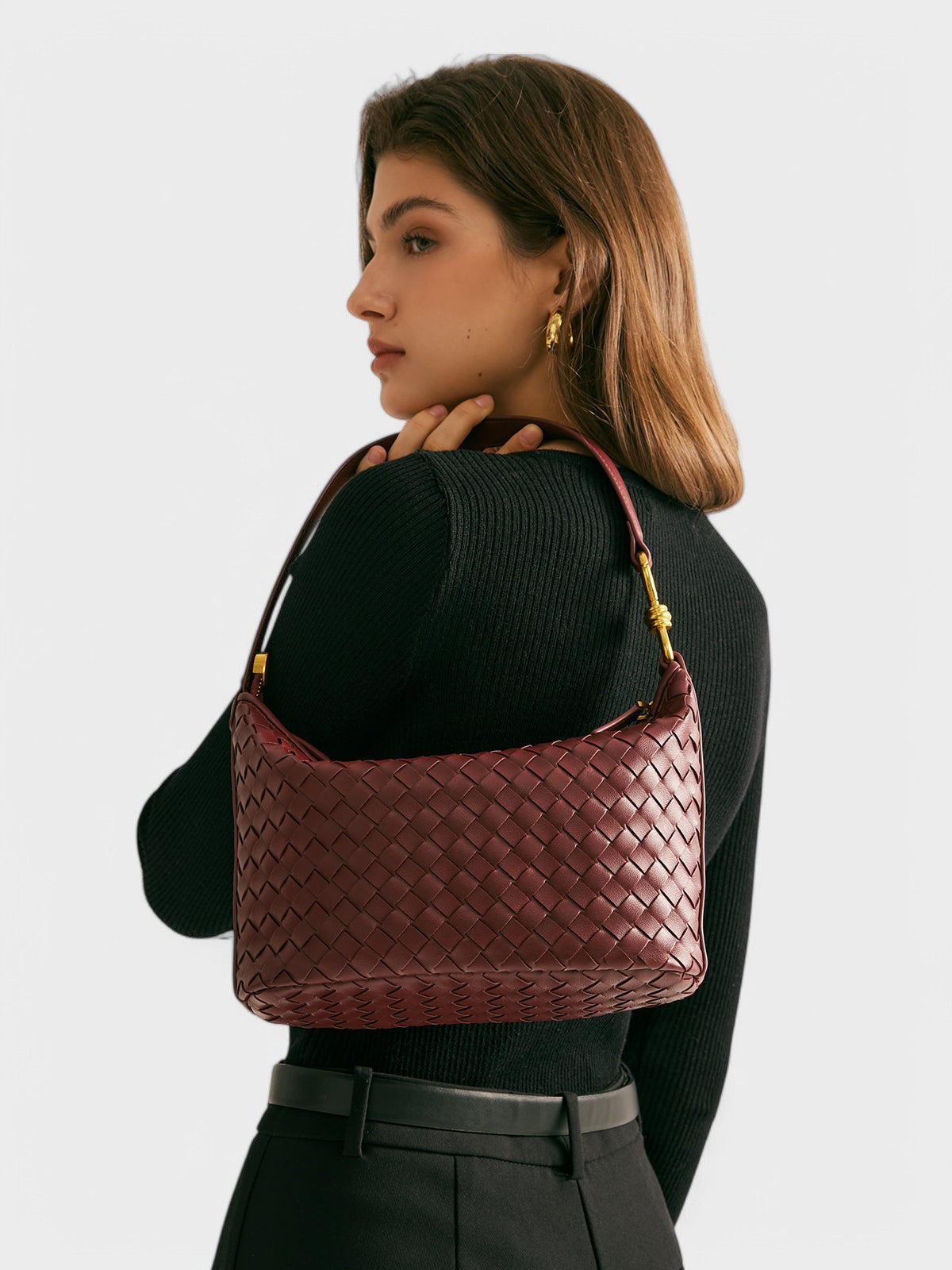 Isa - Elegant Burgundy