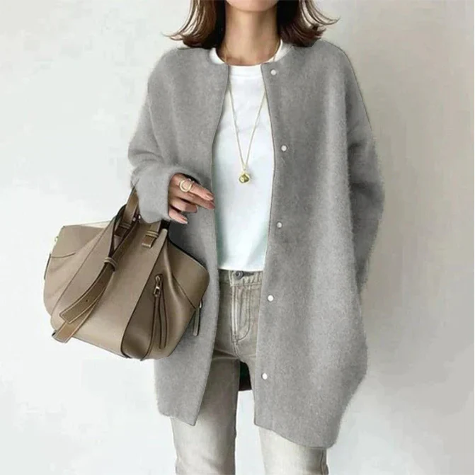 Ivone - Chic Elegance Coat