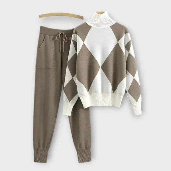Laura - Chic Two-Piece Ensemble